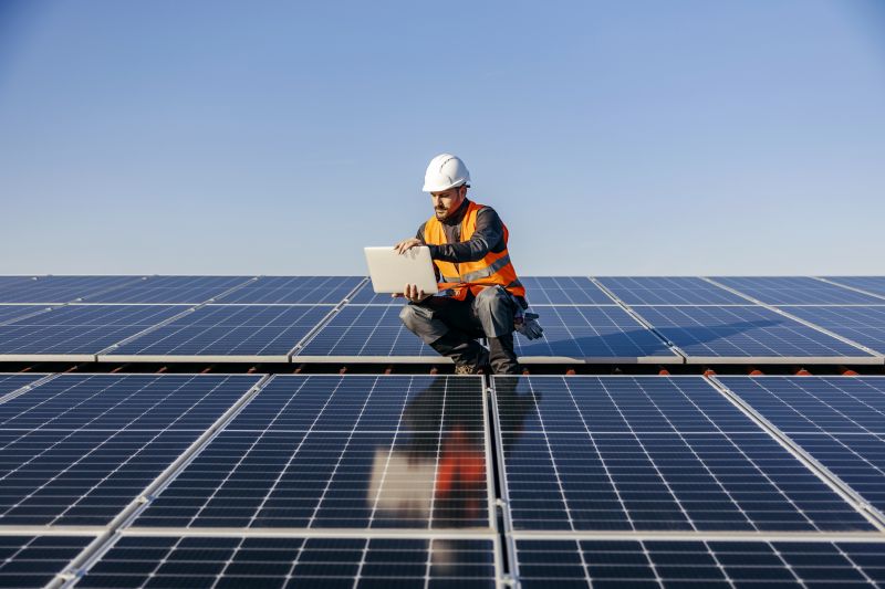 Professional Solar Panel Installer